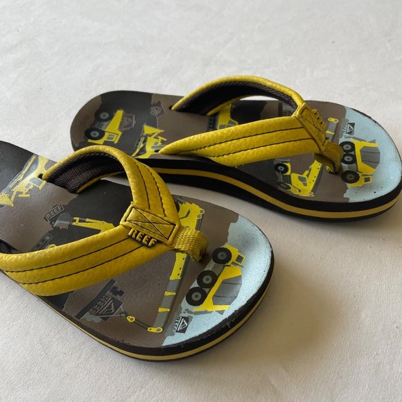 Reef Construction Truck Flip Flop Sandals size 11/12 - Picture 6 of 8